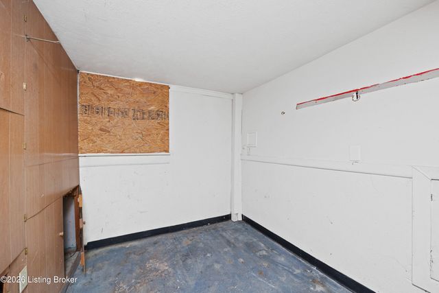 2403 Elkhorn Ln, Louisville, KY 40216