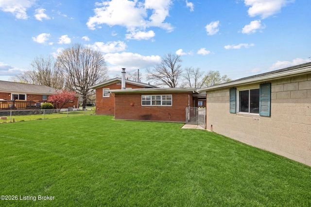 2403 Elkhorn Ln, Louisville, KY 40216