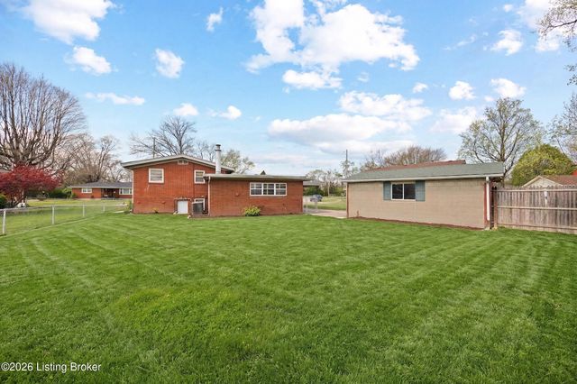 2403 Elkhorn Ln, Louisville, KY 40216