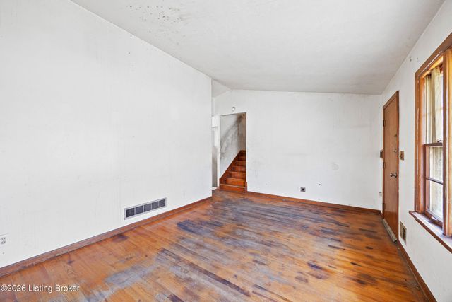 2403 Elkhorn Ln, Louisville, KY 40216