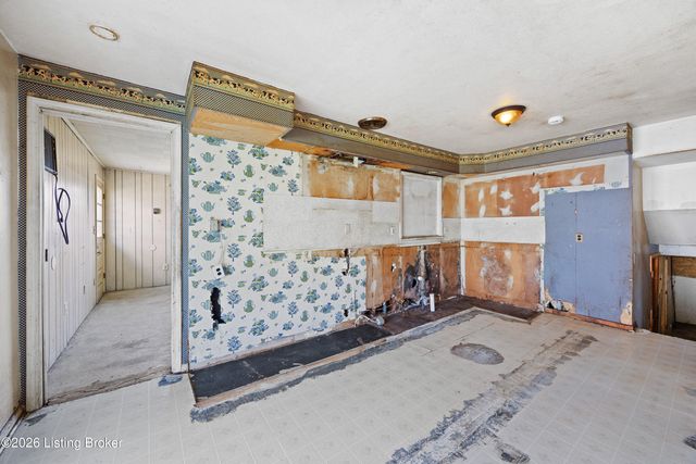 2403 Elkhorn Ln, Louisville, KY 40216