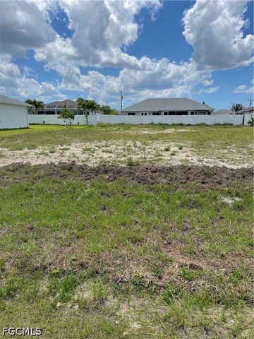 526 NW 7th AVE, Cape Coral, FL 33993