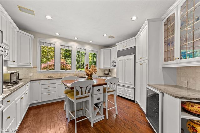 26 Haskell Drive, Bratenahl, OH 44108