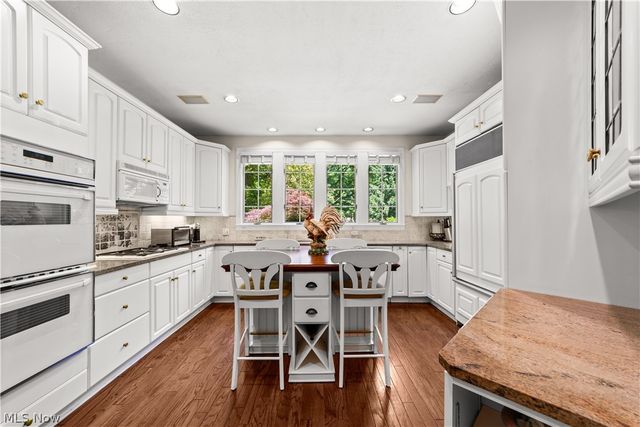26 Haskell Drive, Bratenahl, OH 44108