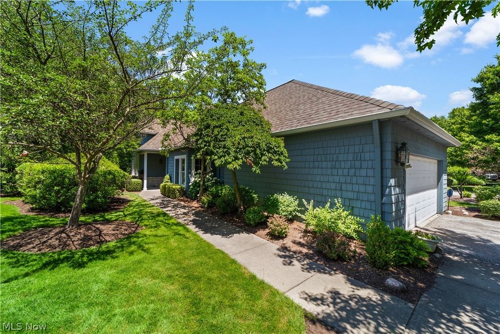 26 Haskell Drive, Bratenahl, OH 44108