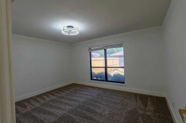 419 S Las Vegas Trail, White Settlement, TX 76108