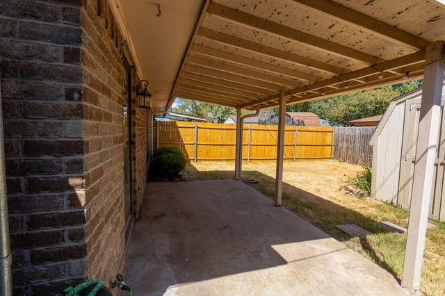 419 S Las Vegas Trail, White Settlement, TX 76108