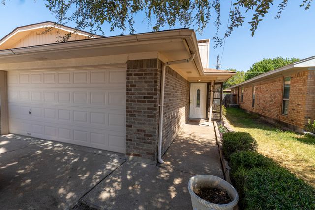 419 S Las Vegas Trail, White Settlement, TX 76108