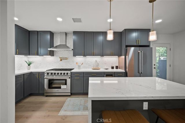 14328 Emelita Street, Sherman Oaks, CA 91401