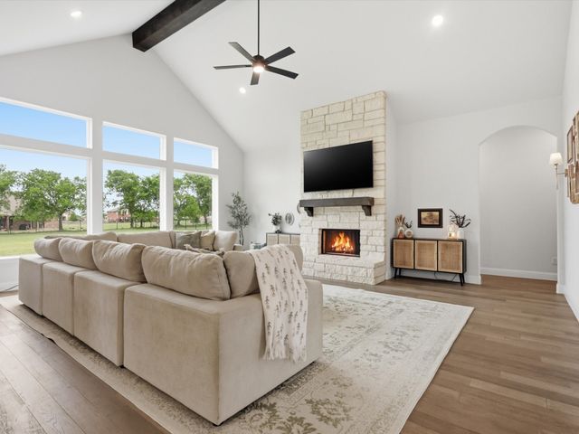 300 Waterview Drive, Gunter, TX 75058