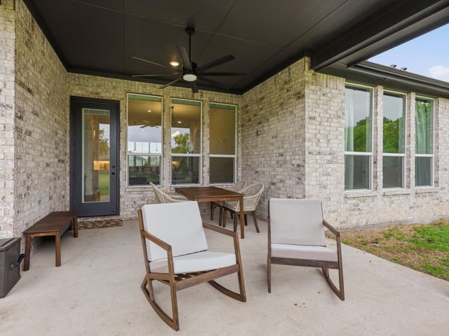 300 Waterview Drive, Gunter, TX 75058