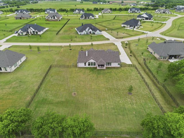 300 Waterview Drive, Gunter, TX 75058