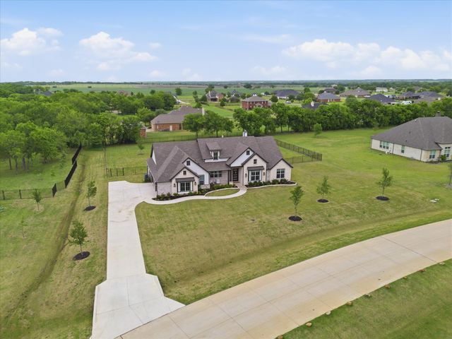 300 Waterview Drive, Gunter, TX 75058