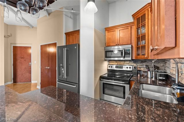 1133 W 9th Street 307, Cleveland, OH 44113