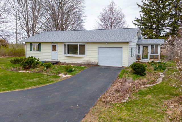 19332 1950 East Street, Princeton, IL 61356