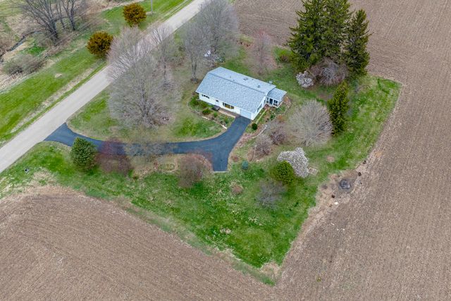 19332 1950 East Street, Princeton, IL 61356