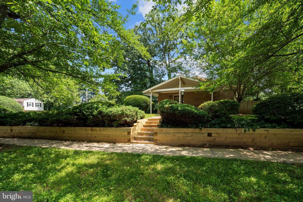 14016 BAUER DR, Rockville, MD 20853