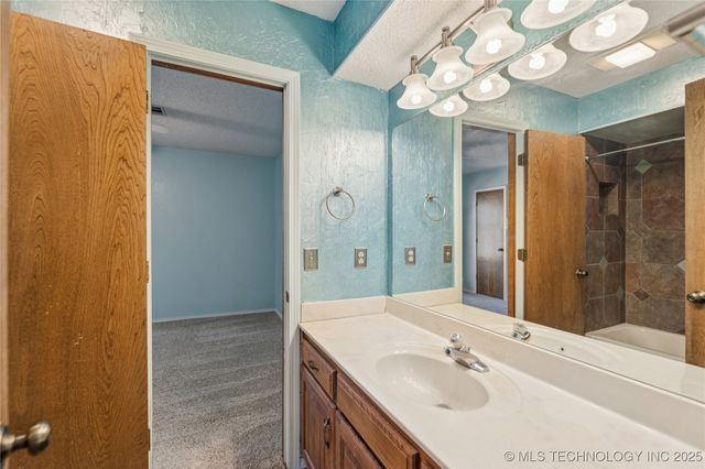 1517 S Nyssa Avenue, Broken Arrow, OK 74012