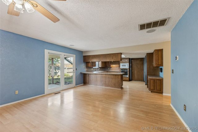 1517 S Nyssa Avenue, Broken Arrow, OK 74012