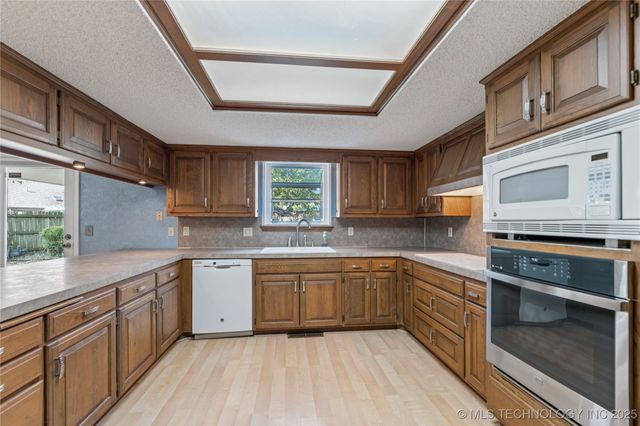 1517 S Nyssa Avenue, Broken Arrow, OK 74012