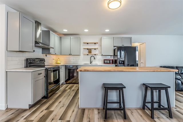 15100 Sunbury Street, Livonia, MI 48154