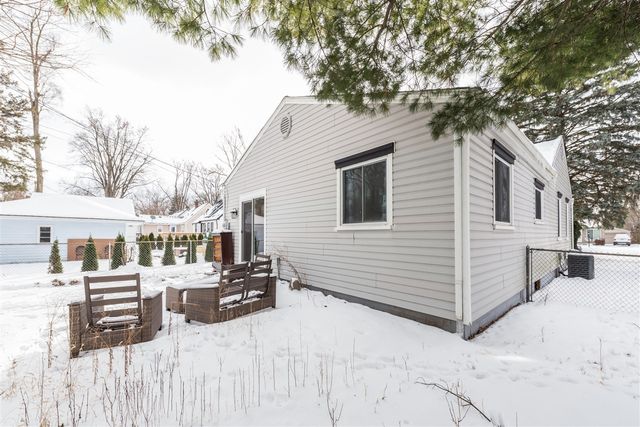 15100 Sunbury Street, Livonia, MI 48154