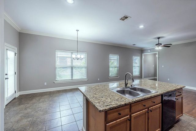 167 Laverne Dr, Thibodaux, LA 70301