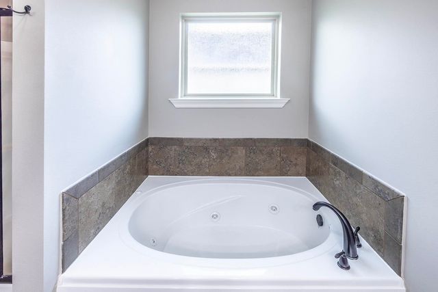 167 Laverne Dr, Thibodaux, LA 70301