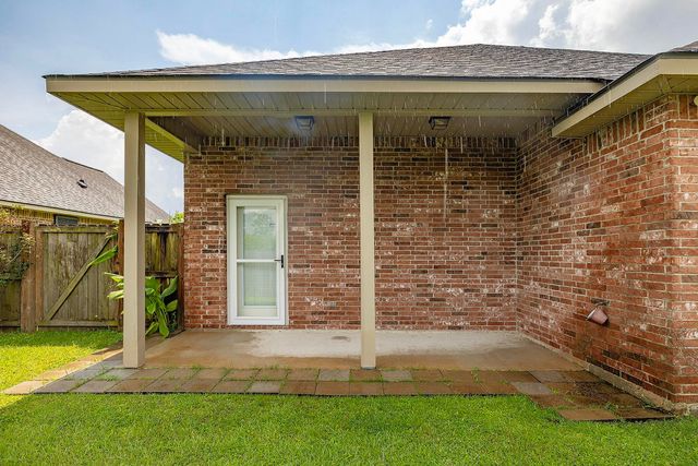 167 Laverne Dr, Thibodaux, LA 70301