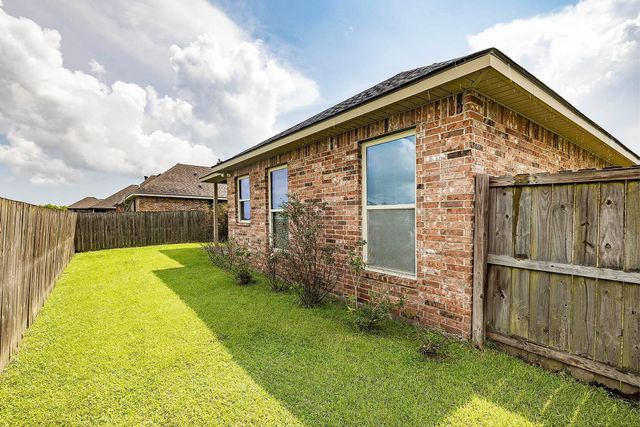 167 Laverne Dr, Thibodaux, LA 70301