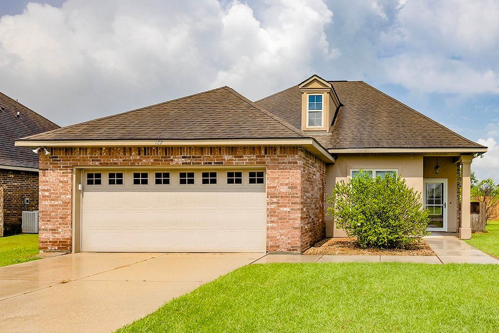 167 Laverne Dr, Thibodaux, LA 70301