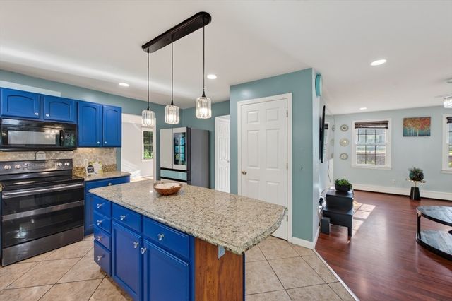 36 Shirley Rd, Shrewsbury, MA 01545
