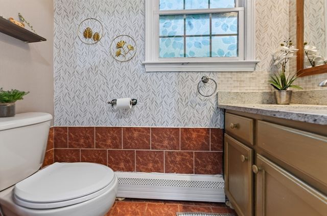 36 Shirley Rd, Shrewsbury, MA 01545