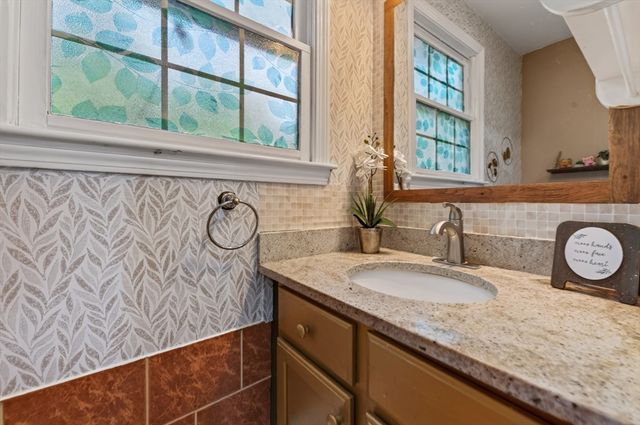 36 Shirley Rd, Shrewsbury, MA 01545