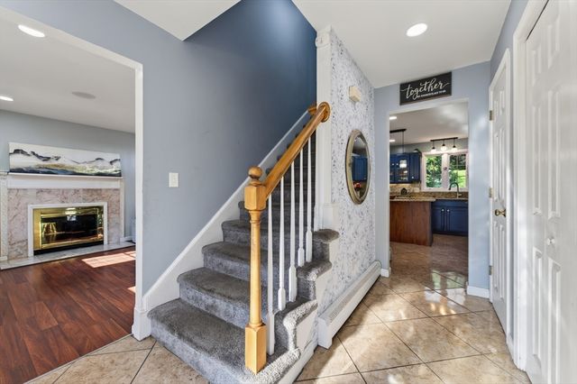 36 Shirley Rd, Shrewsbury, MA 01545
