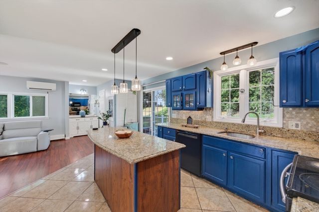 36 Shirley Rd, Shrewsbury, MA 01545