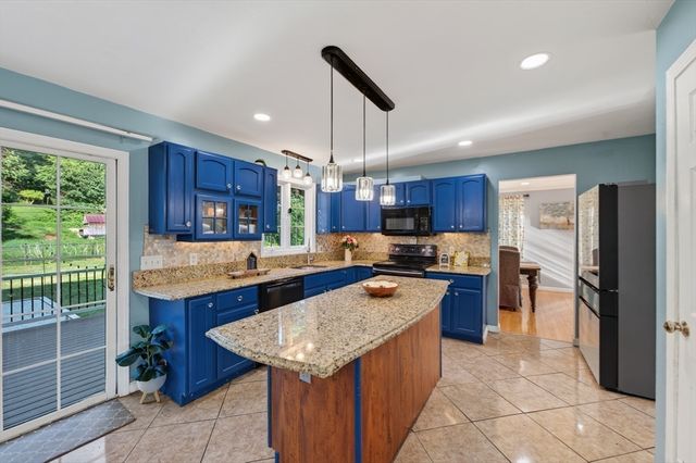 36 Shirley Rd, Shrewsbury, MA 01545