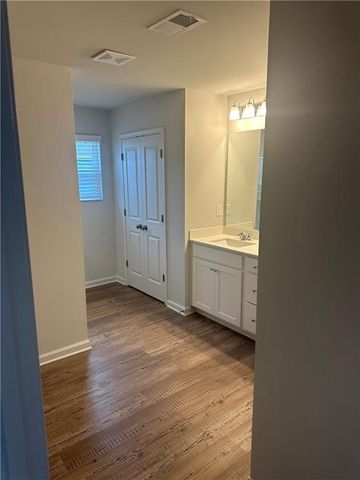 5344 Melbourne Lane, Flowery Branch, GA 30542