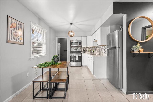 307 43rd Street Sw, City Of Wyoming, MI 49548