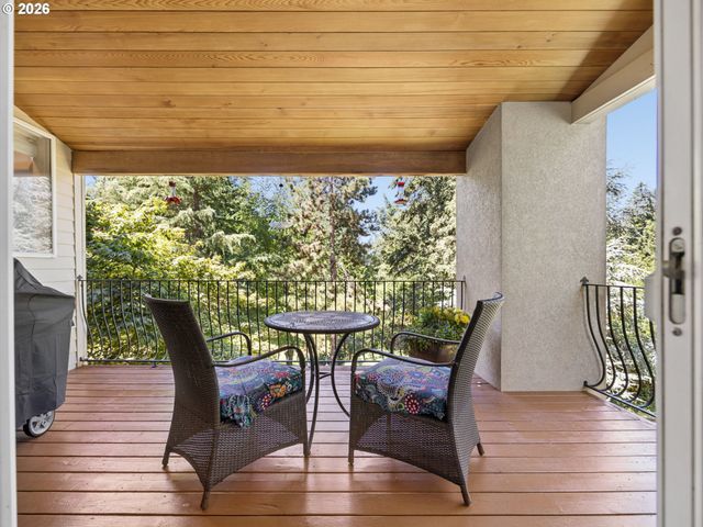 17006 S TRAIL RIDGE Rd, Oregon City, OR 97045