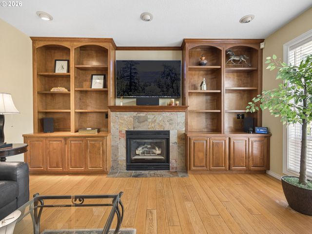 17006 S TRAIL RIDGE Rd, Oregon City, OR 97045