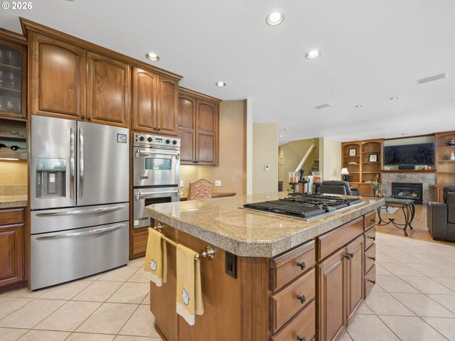 17006 S TRAIL RIDGE Rd, Oregon City, OR 97045