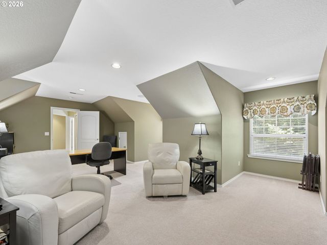 17006 S TRAIL RIDGE Rd, Oregon City, OR 97045