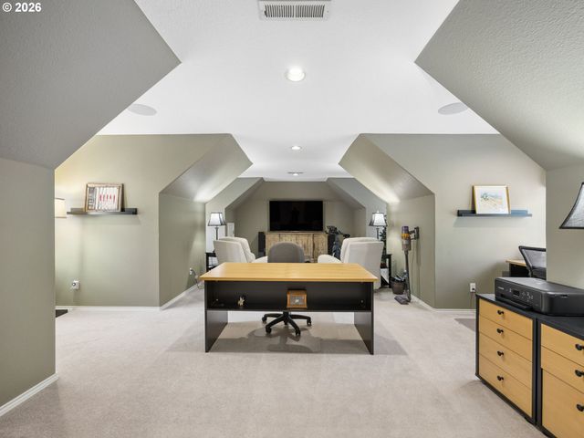 17006 S TRAIL RIDGE Rd, Oregon City, OR 97045