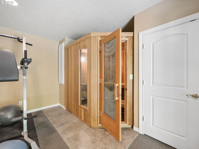 17006 S TRAIL RIDGE Rd, Oregon City, OR 97045