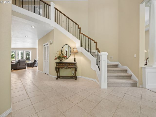 17006 S TRAIL RIDGE Rd, Oregon City, OR 97045