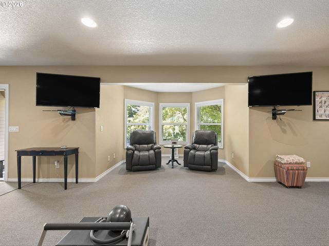17006 S TRAIL RIDGE Rd, Oregon City, OR 97045