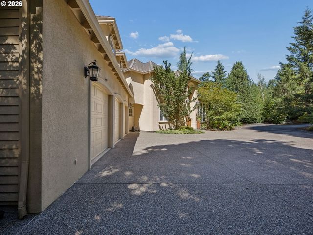 17006 S TRAIL RIDGE Rd, Oregon City, OR 97045