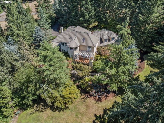 17006 S TRAIL RIDGE Rd, Oregon City, OR 97045
