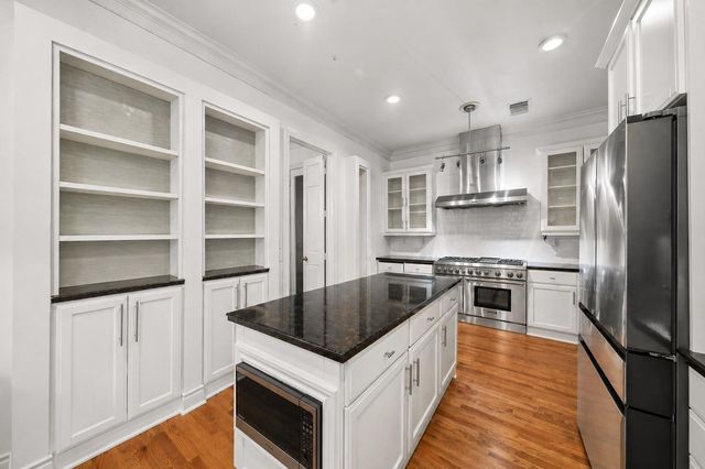 5136 Chevy Chase Drive, Houston, TX 77056